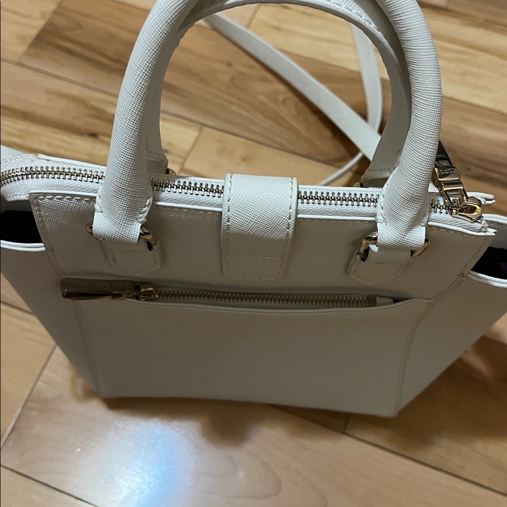 Chic Jack French London Crossbody Bag with Gold Accents - Picture 10 of 17